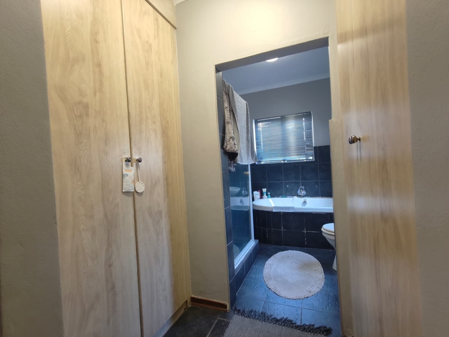 3 Bedroom Property for Sale in Waterval East North West